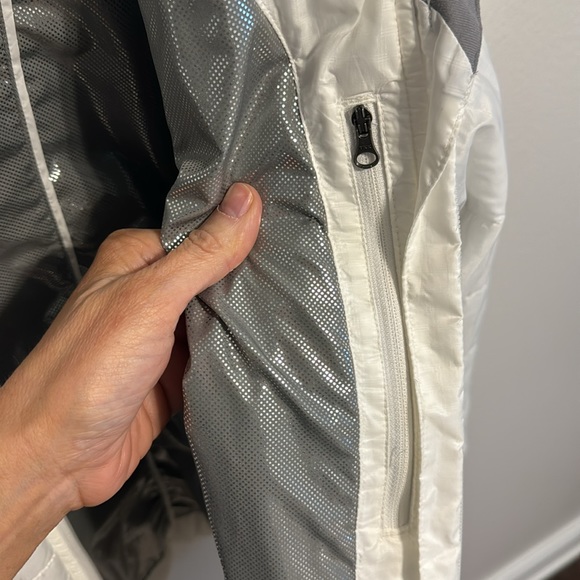 Columbia ski jacket with Omni shield. Size xl. White - Picture 6 of 7